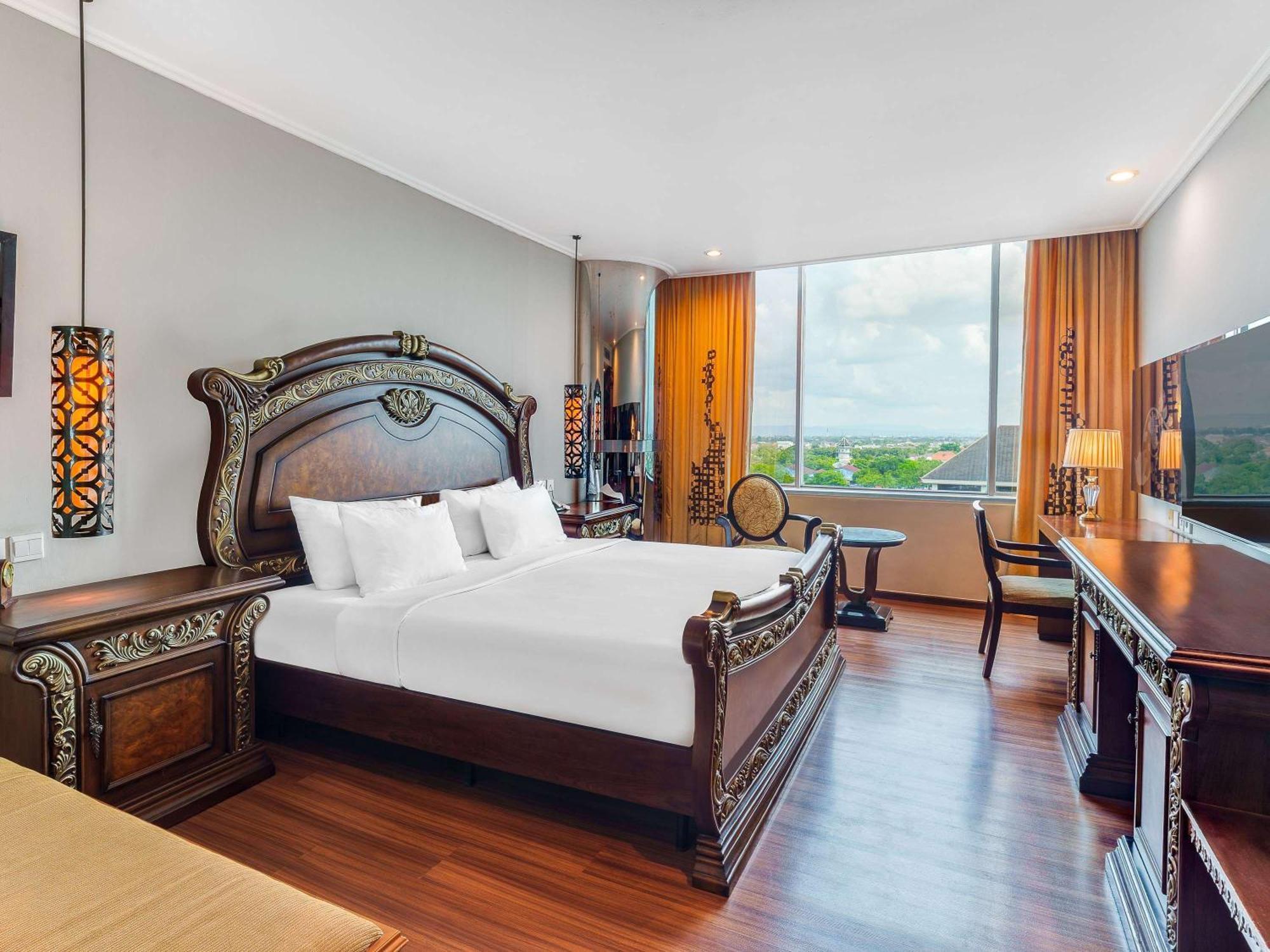 Hotel The Royal Surakarta Heritage - Handwritten Collection