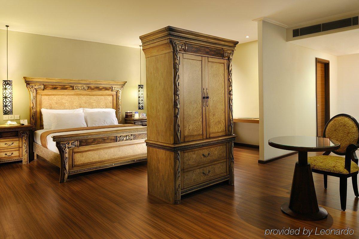 The Royal Surakarta Heritage - Handwritten Collection 5*